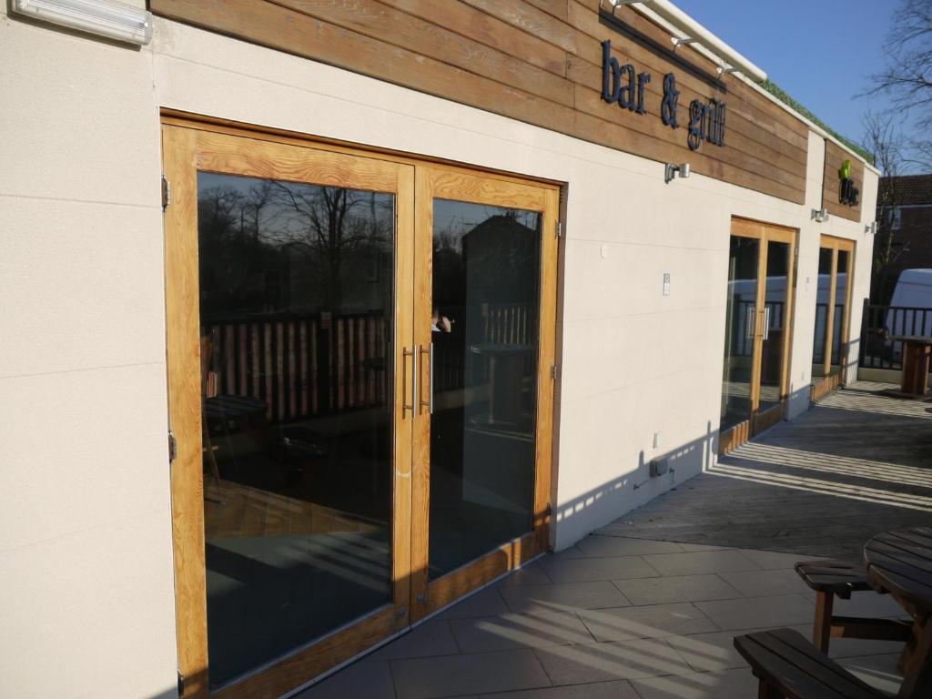 The Lodge Barnby Dun Exterior foto